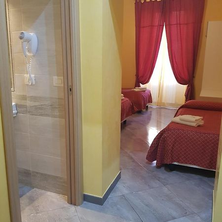 Отель Domus Rudy Рим Экстерьер фото