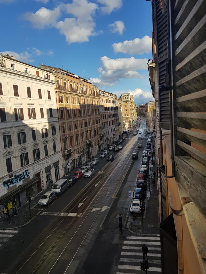 Отель Domus Rudy Рим Экстерьер фото